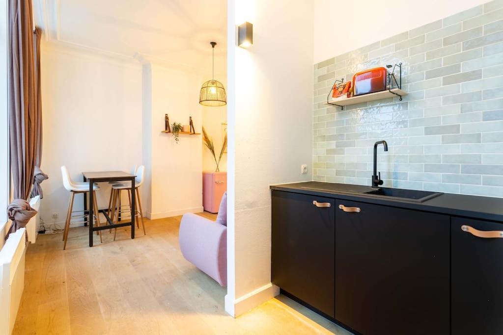Pink Fairytale-Like Apartment Antwerpen Eksteriør bilde
