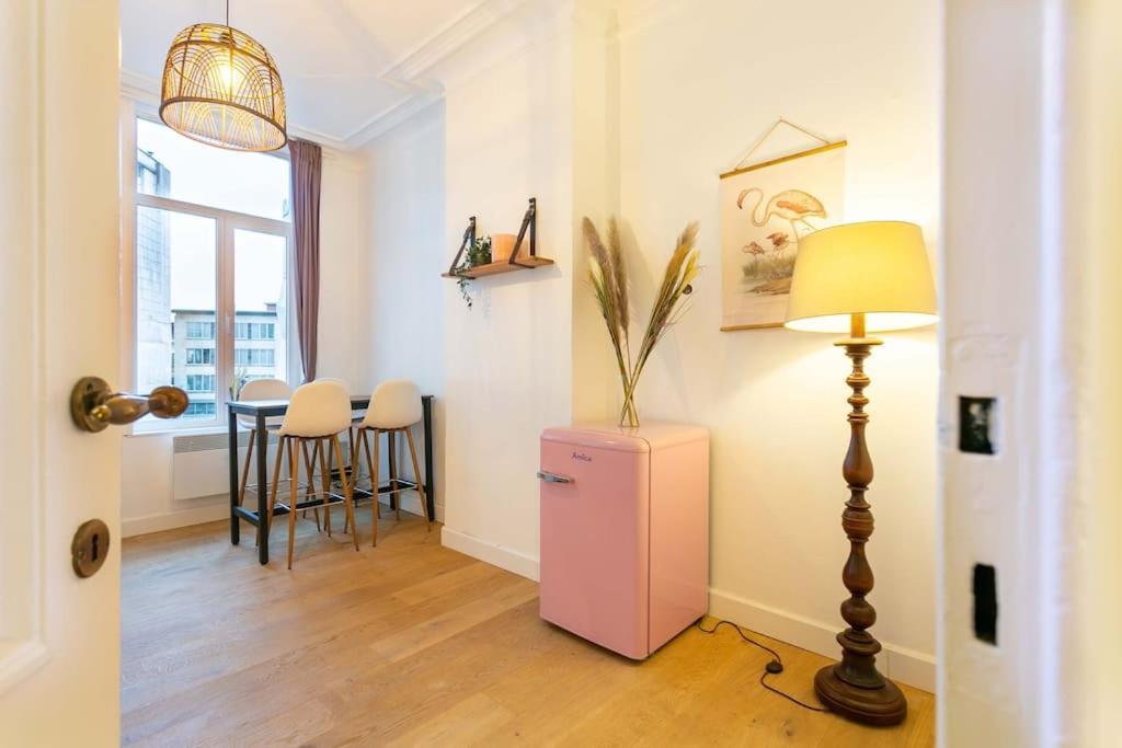 Pink Fairytale-Like Apartment Antwerpen Eksteriør bilde